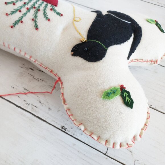 Sturbridge Yankee Holiday Dog Bone Pillow Vintage Christmas Wall Hanging Fabric - Picture 7 of 11